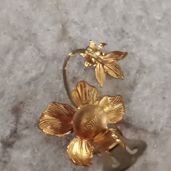 Vintage Austrian Crystal & painted Clippon earrings, 2 Pairs. Nice. - Picture 3 of 4